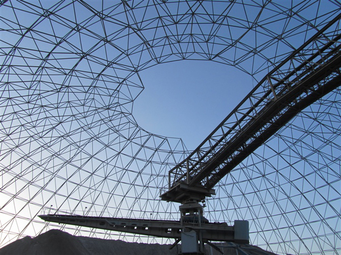 網架鋼結構的強度與穩定性能解析